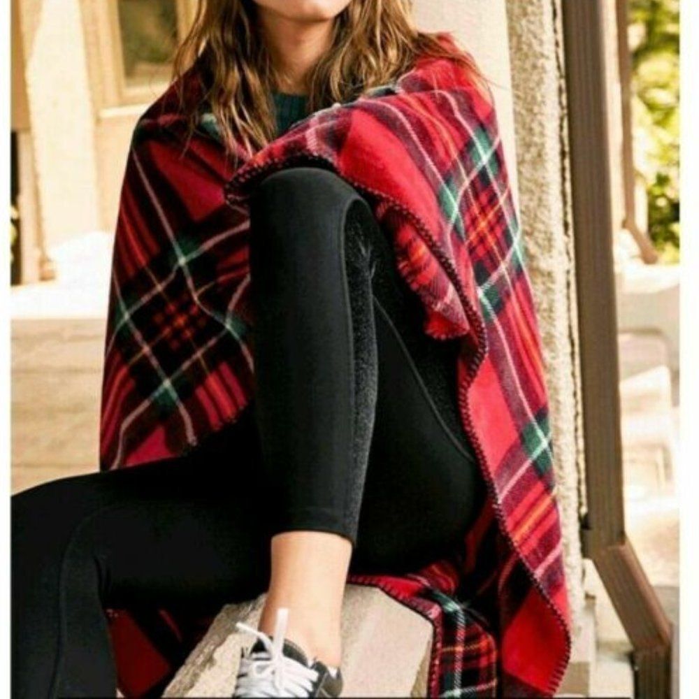 PINK Victoria's Secret VS Cozy Blanket ThrowNWT